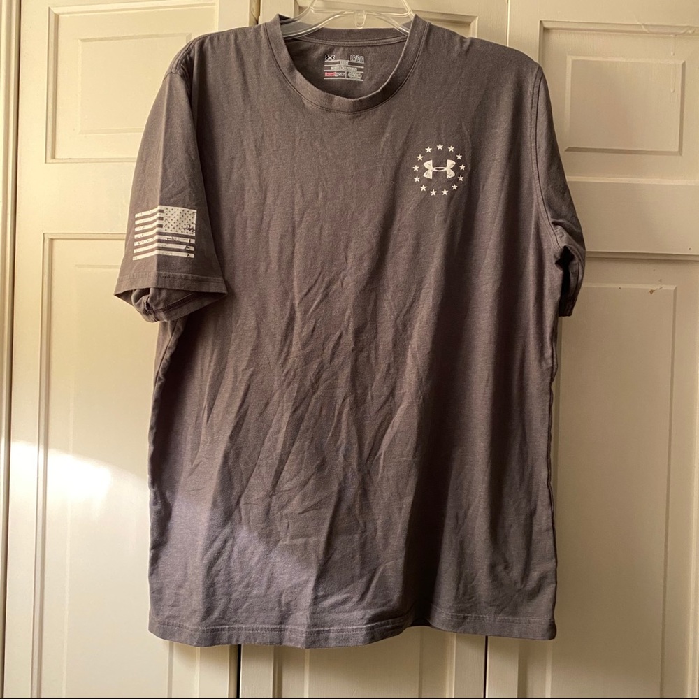 Under Armour t-shirt, gray, size L, EUC